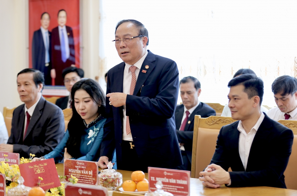 Chủ tịch tỉnh Thanh Hoá chúc mừng các đơn vị y tế nhân ngày Thầy thuốc Việt Nam