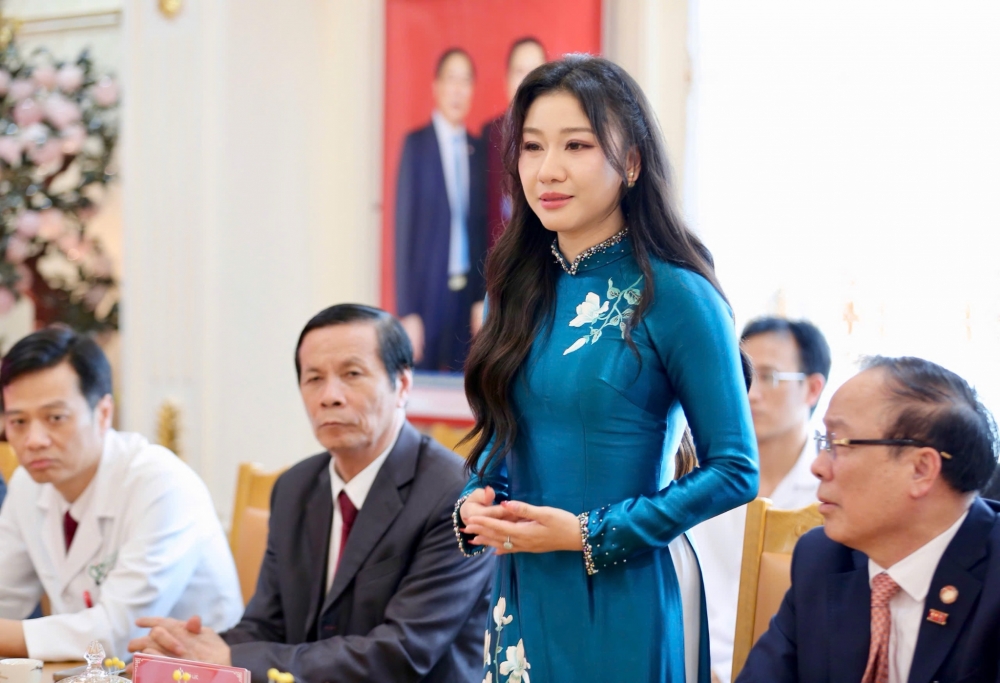 Chủ tịch tỉnh Thanh Hoá chúc mừng các đơn vị y tế nhân ngày Thầy thuốc Việt Nam