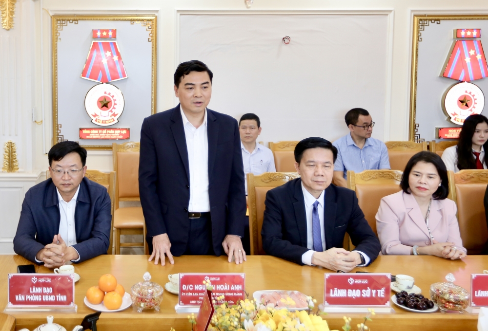 Chủ tịch tỉnh Thanh Hoá chúc mừng các đơn vị y tế nhân ngày Thầy thuốc Việt Nam