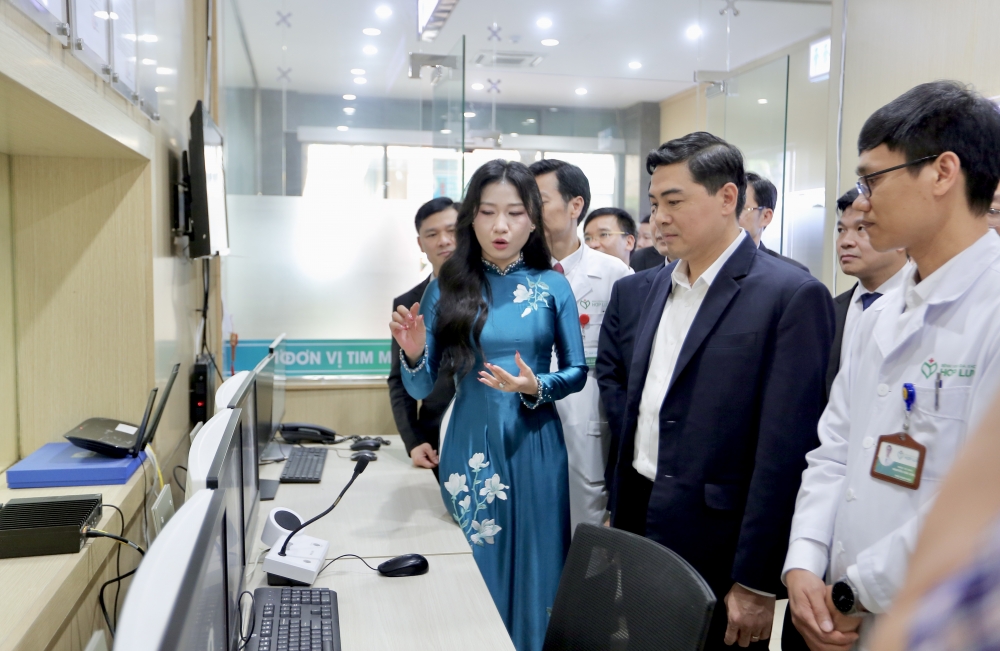 Chủ tịch tỉnh Thanh Hoá chúc mừng các đơn vị y tế nhân ngày Thầy thuốc Việt Nam