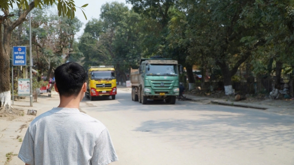 Xe quá khổ, quá tải "hoành hành" khu dân cư