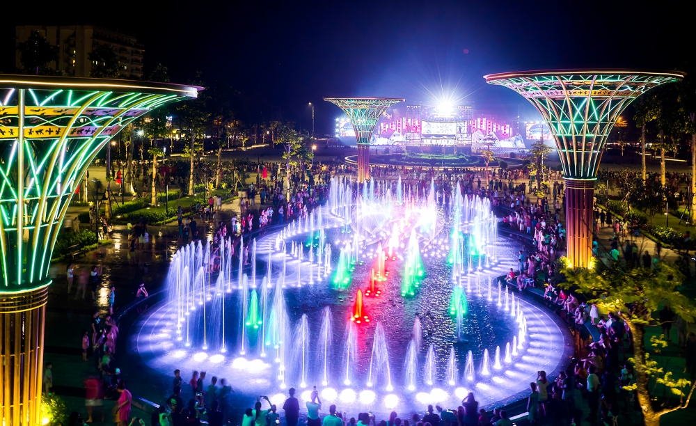 Thanh Hoá: Mãn nhãn màn bắn pháo hoa tại Lễ hội du lịch biển Sầm Sơn 2024