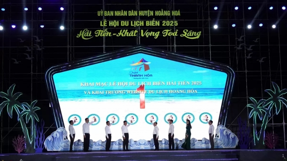 Thanh Hoá: Biển Hải Tiến từ vùng đất hoang sơ đến khu nghỉ dưỡng hiện đại