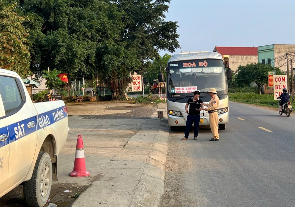 Thanh Hoá: CSGT xử lý vi phạm giao thông trong ngày đầu nghỉ lễ Thanh Hoá: CSGT tăng cường xử lý vi phạm giao thông trong ngày đầu nghỉ lễ