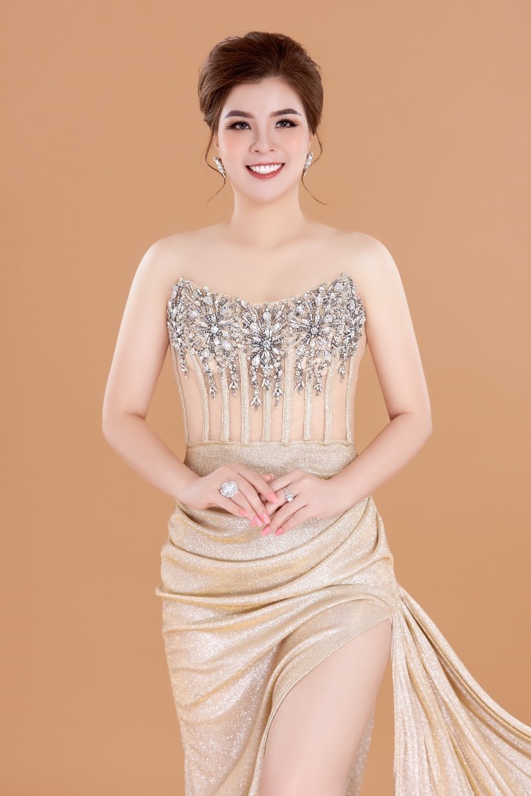 Khuôn mặt khả ái cùng làn da không tì vết giúp cô luôn tỏa sáng trong cuộc thi Khuôn mặt khả ái cùng làn da không tì vết giúp cô luôn tỏa sáng trong cuộc thi