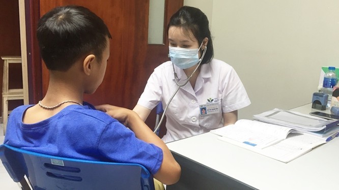Các bệnh nhi đến khám sức khoẻ tại bệnh viện Nhi Trung Ương