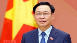 Chủ tịch Quốc hội Vương Đình Huệ lên đường thăm chính thức CHDCND Lào