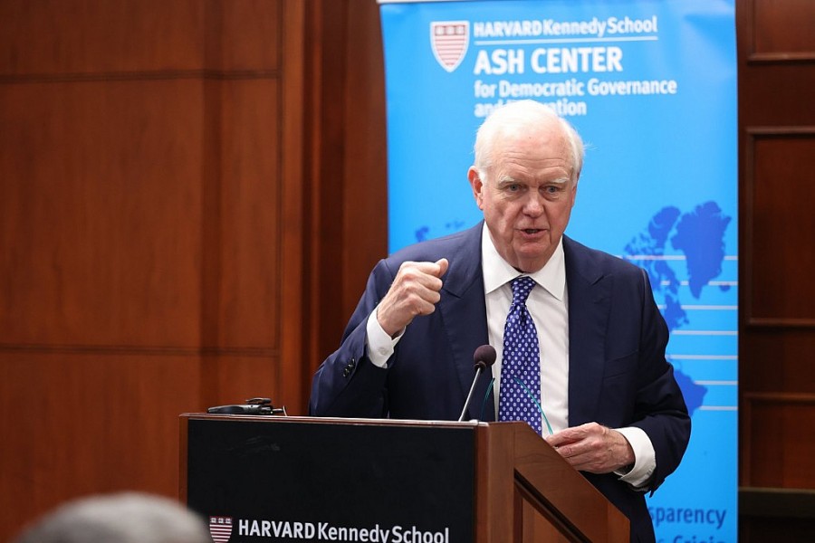 Giáo sư Thomas J. Vallely, Giám đốc Chương trình Việt Nam, Trường Harvard Kennedy cũng bày tỏ mong muốn lắng nghe các phát biểu của Thủ tướng về triết lý, tầm nhìn và chiến lược phát triển của Việt Nam - Ảnh: VGP