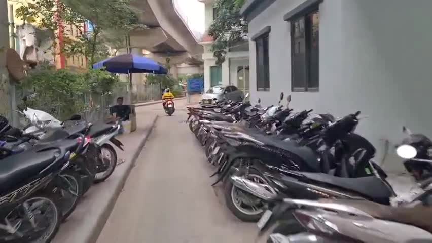 Hà Nội: Xe cộ, hàng quán “bức tử” ngõ nhỏ phường Thịnh Quang Hà Nội: Xe cộ, hàng quán “bức tử” ngõ nhỏ phường Thịnh Quang