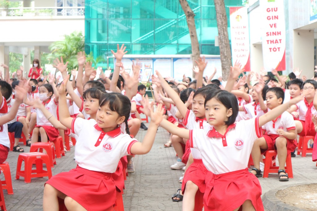 Hấp dẫn các hoạt động trong liên hoan ca khúc măng non “Tiến lên đoàn viên”