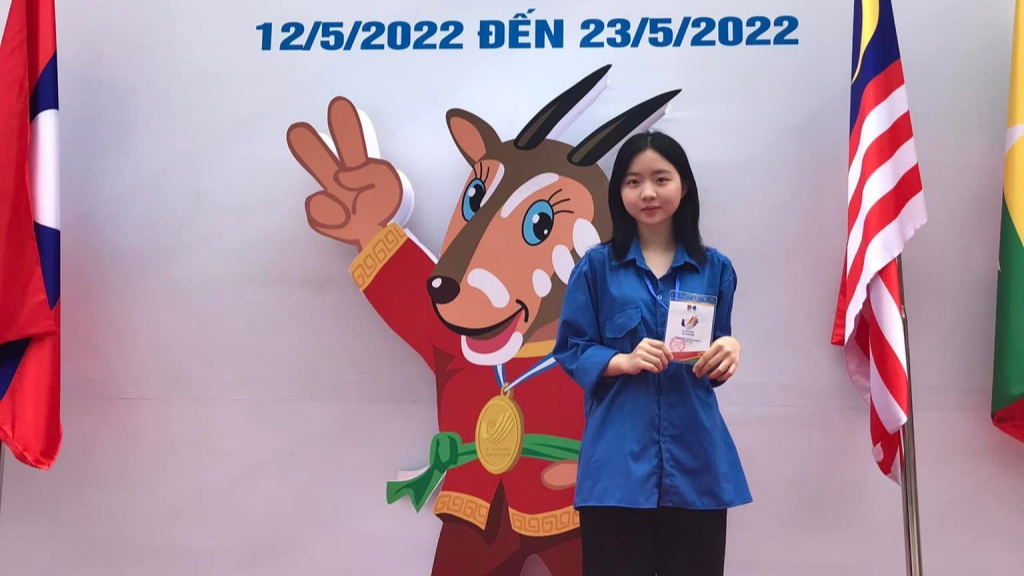 Tình nguyện viên Lê Thúy Hằng