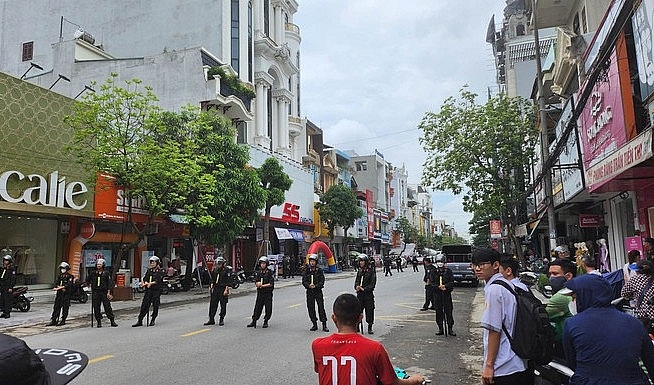 Thanh Hóa: Hàng chục cảnh sát phong tỏa, khám xét nhà của trùm giang hồ của Tuấn 