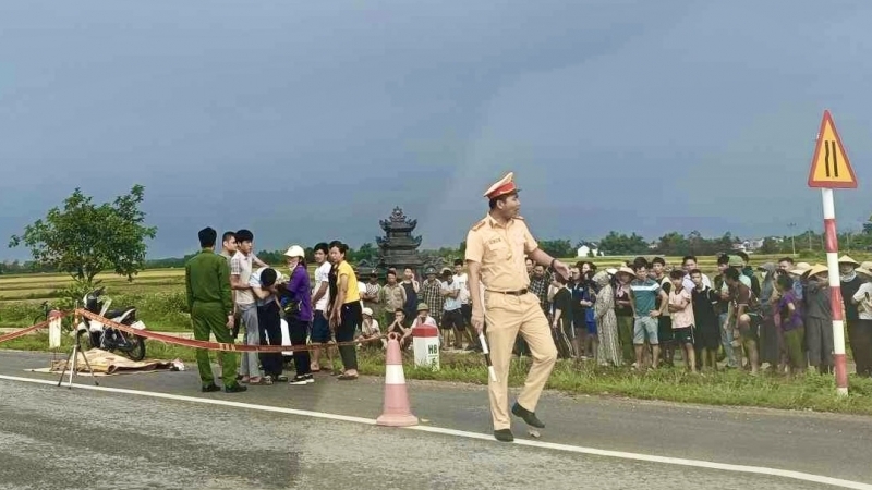 Thanh Hoá: Đang đi trên đường, bất ngờ cô gái bị sét đánh tử vong