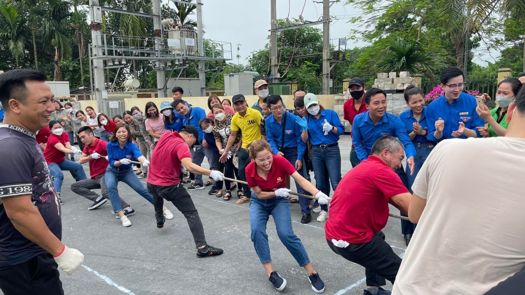 Đoàn Khu Công nghiệp Chế xuất Hà Nội tổ chức nhiều hoạt động ý nghĩa cho công nhân sau những giờ lao động căng thẳng