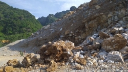 ha giang sap mo da khien 2 cong nhan tu vong