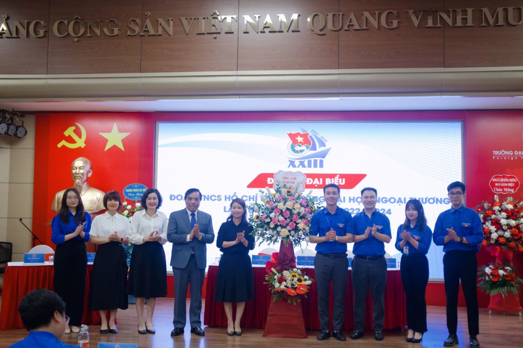 Đoàn TNCS Hồ Chí Minh trường Đại học Ngoại thương có tân Bí thư Đoàn TNCS Hồ Chí Minh trường Đại học Ngoại thương có tân Bí thư
