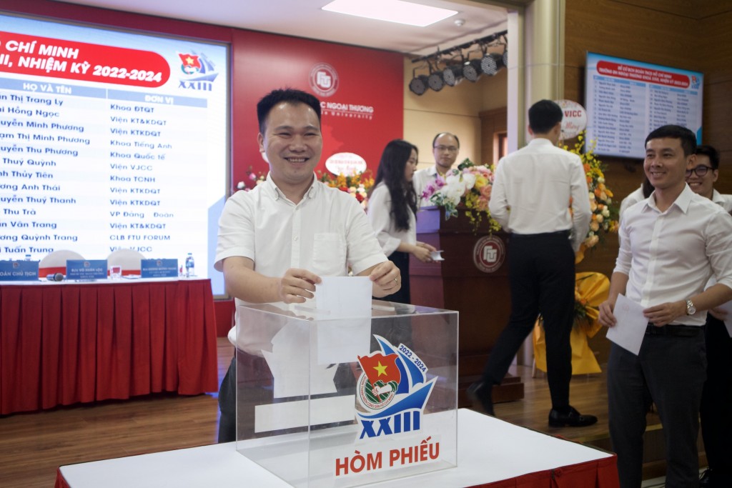 Đoàn TNCS Hồ Chí Minh trường Đại học Ngoại thương có tân Bí thư