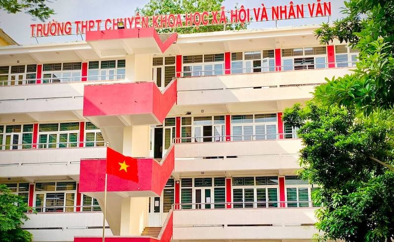 Trường THPT đầu tiên của Hà Nội công bố điểm chuẩn vào lớp 10