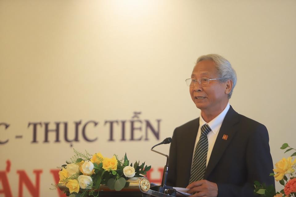 PGS. TS Đỗ Văn Trụ - Chủ tịch Hội Di sản Văn hoá Việt Nam phát biểu tại hội thảo