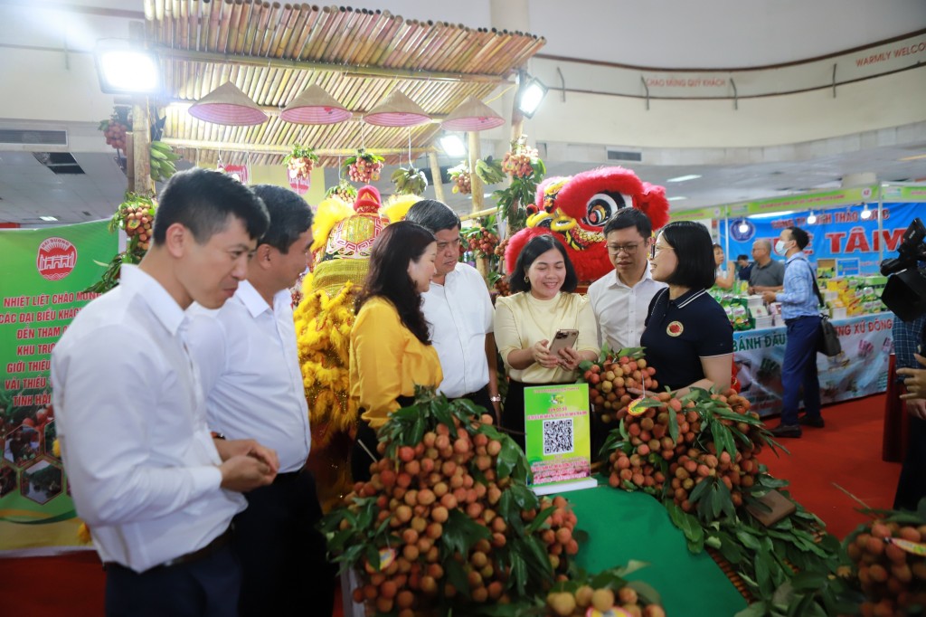 Nông sản, đặc sản các tỉnh đồng bằng sông Hồng hội tụ tại thị trường Hà Nội