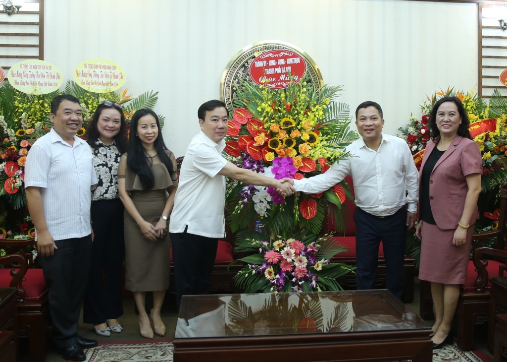 Lãnh đạo TP Hà Nội chúc mừng Hội Nhà báo Việt Nam và các cơ quan báo chí Trung ương, thành phố