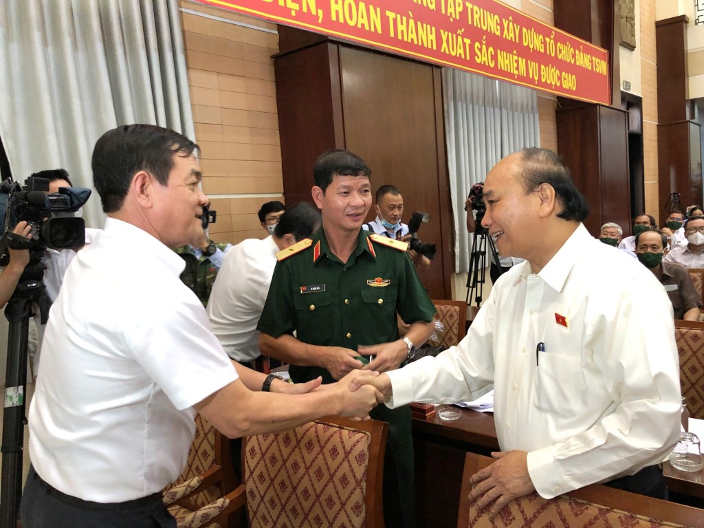 Chủ tịch nước Nguyễn Xuân Phúc tiếp xúc cử tri