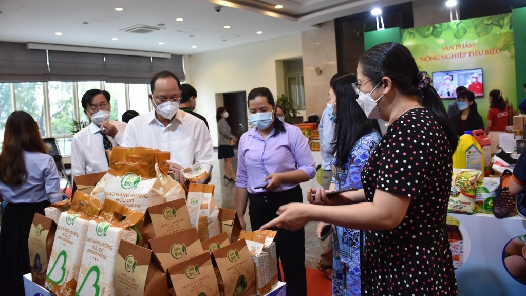 Kinh tế TP HCM tăng trưởng trên 3,8% trong 6 tháng đầu năm 2022