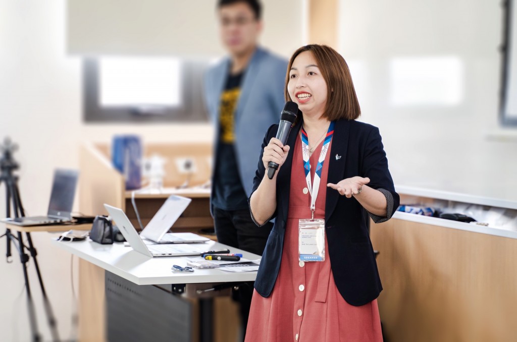 Tiến sĩ Phí Thị Linh Giang, Giám đốc Trung tâm khởi nghiệp Trường Đại học VinUni chia sẻ về mô hình hỗ trợ sinh viên khởi nghiệp tại VinUni trong Hội nghị Đổi mới dạy và học