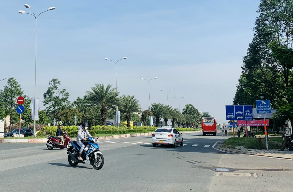Hệ thống giao thông trong KCNC TP Hồ Chí Minh đã hoàn thiện đầy đủ để thu hút các nhà đầu tư.