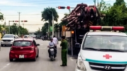 Thanh Hoá: Va chạm với xe bơm bê tông, 3 ông cháu thương vong