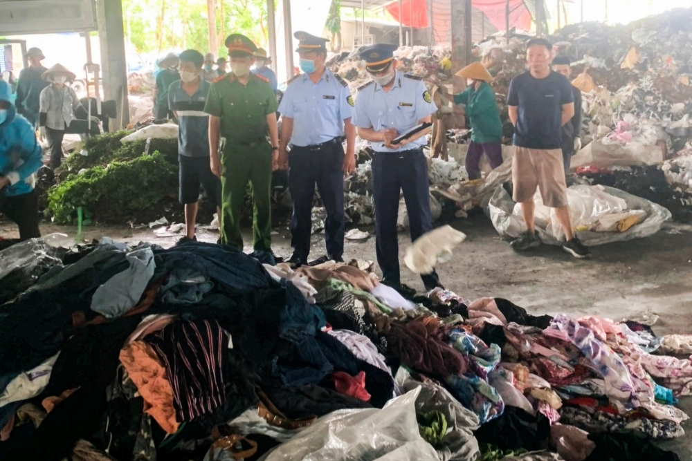 Thanh Hoá: Hơn 16 nghìn sản phẩm quần áo không rõ nguồn gốc bị tiêu hủy