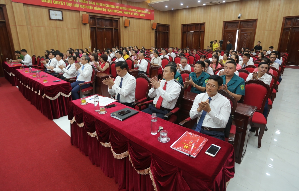 Công bố nhân sự chủ chốt tại phường Chương Mỹ, xã Phú Nghĩa và Xuân Mai