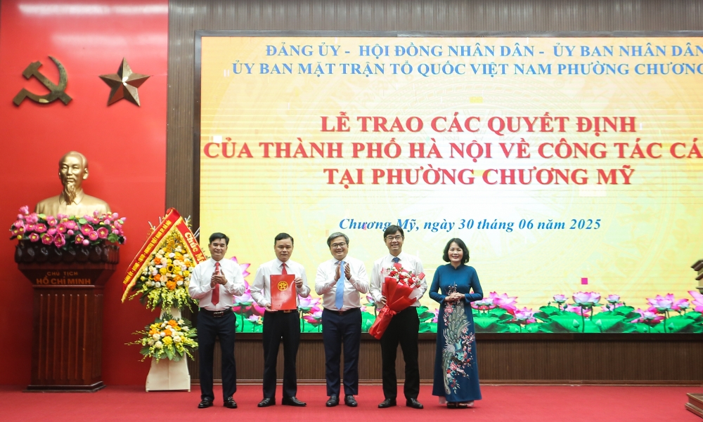 Công bố nhân sự chủ chốt tại phường Chương Mỹ, xã Phú Nghĩa và Xuân Mai