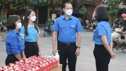 pho bi thu thanh doan ha noi nguyen tien hung tham doi hinh tiep suc mua thi