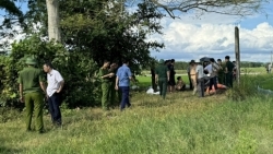 Thanh Hoá: Bơi thuyền ra sông để bắt dế, 1 người mất tích