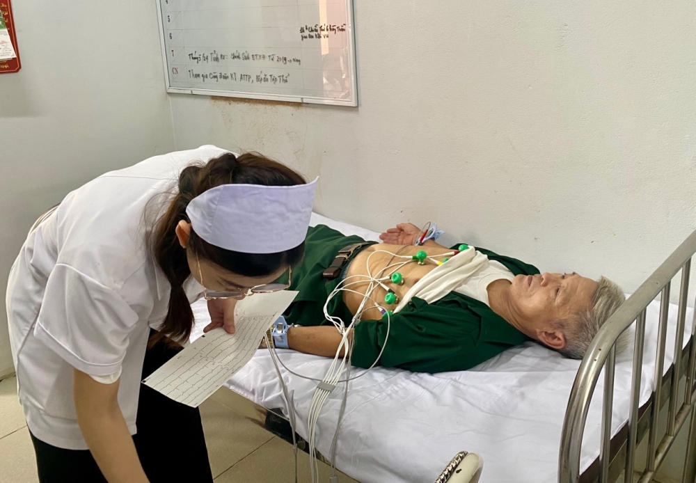 Thanh Hoá: Hàng trăm người dân được khám sức khoẻ và phát thuốc miễn phí