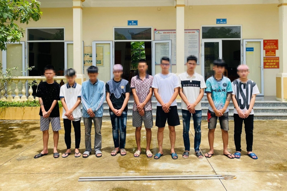 Thanh Hoá: Hàng chục nam thanh niên mang hung khí giải quyết mâu thuẫn