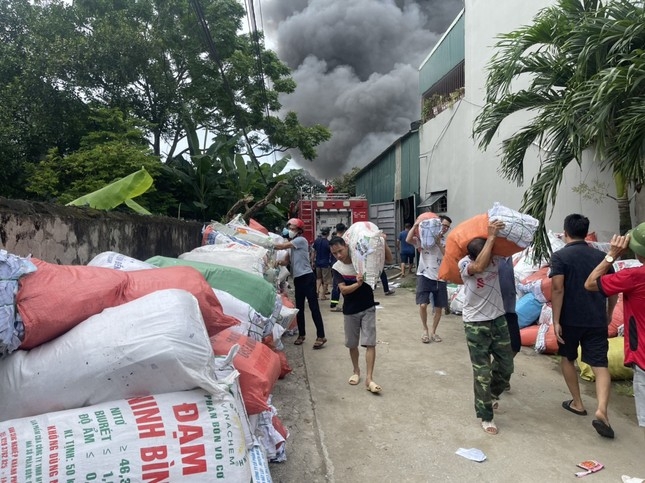 Thanh Hoá: Cháy lớn tại xưởng thu mua phế liệu