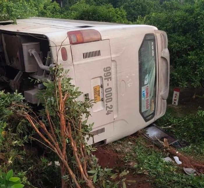 Bắc Giang: 1 ngày 2 vụ tại nạn liên quan đến xe chở công nhân