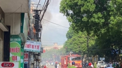 Bắc Giang: Cháy công tơ, dây cáp khiến hàng chục hộ kinh doanh mất điện