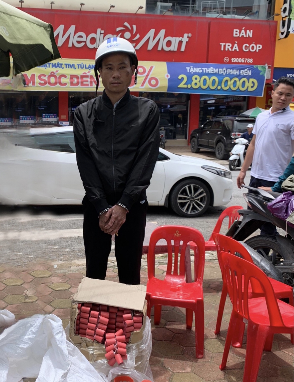 Bắc Giang: Bắt quả tang đối tượng vận chuyển trái phép 13kg pháo nổ tại huyện Hiệp Hòa