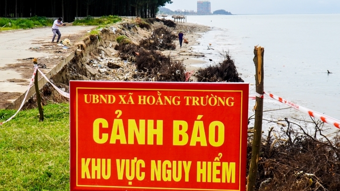 Thanh Hoá: Hơn 3,5km bờ biển bị xâm thực, 205 hộ gia đình bị ảnh hưởng