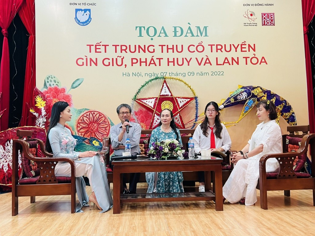 TS Phan Đăng Long - Nguyên Phó Trưởng Ban Tuyên giáo Thành Ủy Hà Nội phát biểu tại buổi tọa đàm