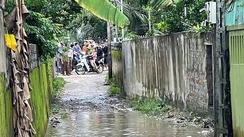 Thanh Hóa: Đang đẩy xe tang, 2 người bị điện giật tử vong