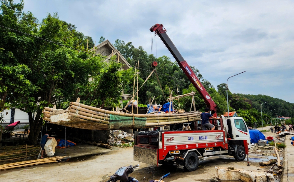 Thanh Hoá: Ngư dân khẩn trương đưa tàu bè lên bờ trước khi bão Yagi đổ bộ