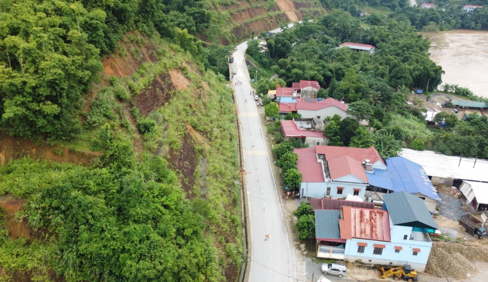 Thanh Hoá: Di dời hàng chục hộ dân trước nguy cơ sạt lở đất