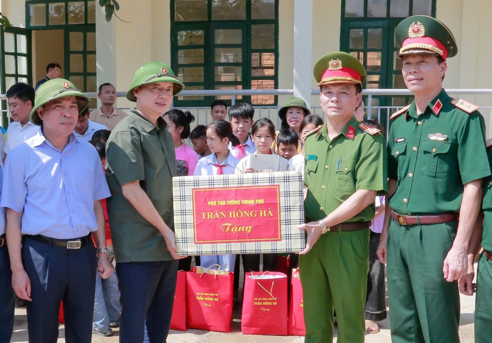 Phó Thủ tướng Trần Hồng Hà kiểm tra công tác khắc phục mưa lũ ở Thanh Hóa