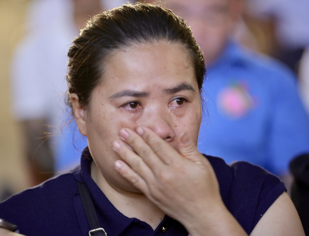 Nhiều người khóc nghẹn, xúc động khi nhắc đến công cha nghĩa mẹ trong lễ Vu Lan