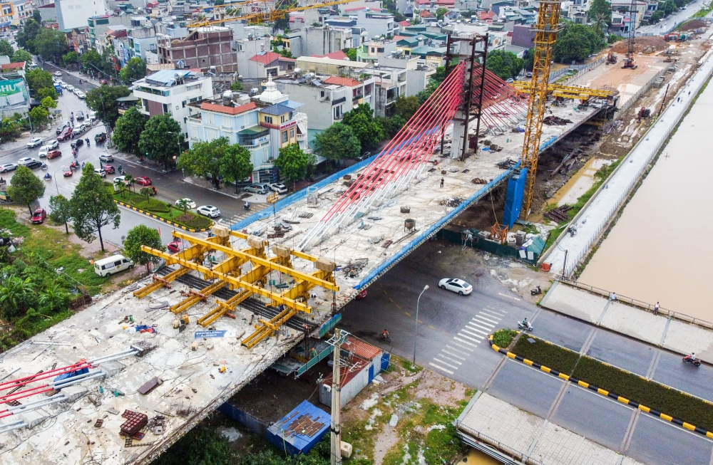 Cầu dây văng hơn 600 tỉ đồng gấp rút hoàn thiện chờ ngày thông xe
