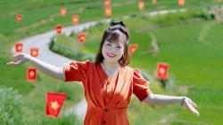 Thanh Hoá: Pù Luông rực sắc cờ đỏ sao vàng hút khách du lịch